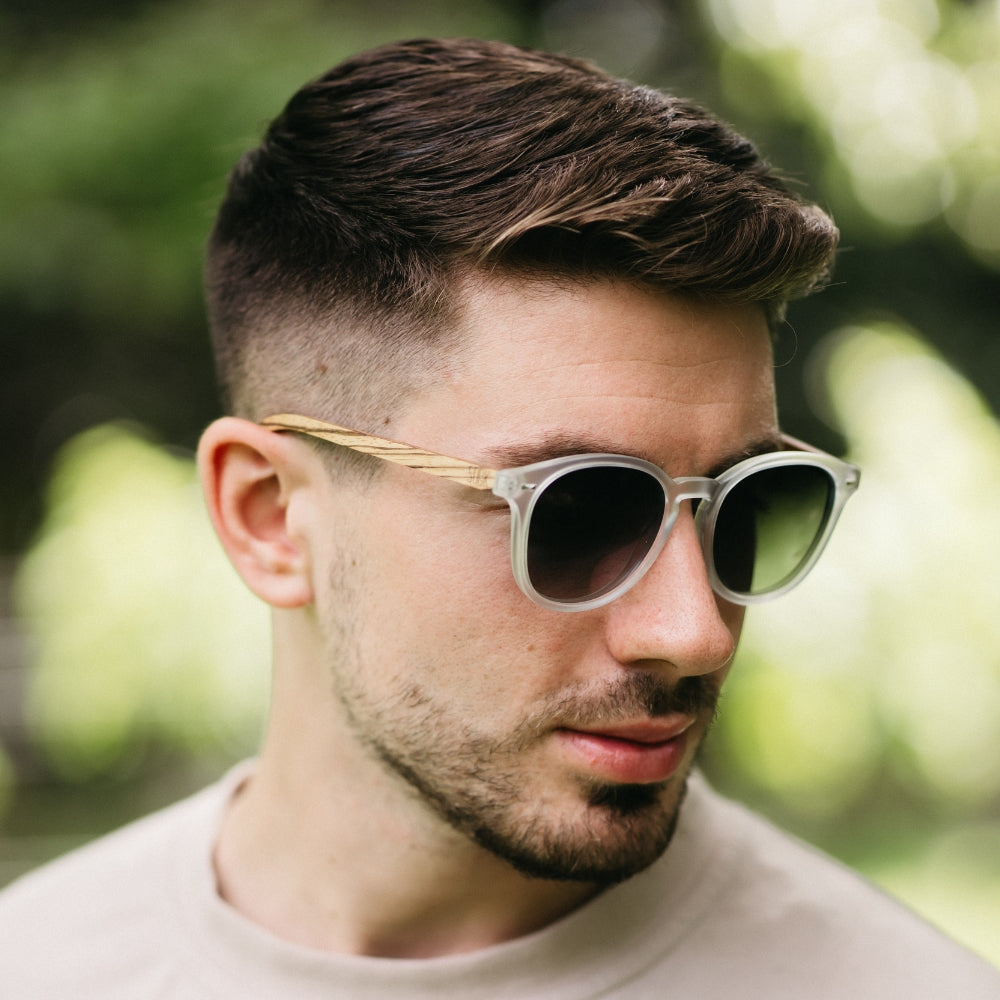 TAINE FROST Khaki Lens l Walnut Arms