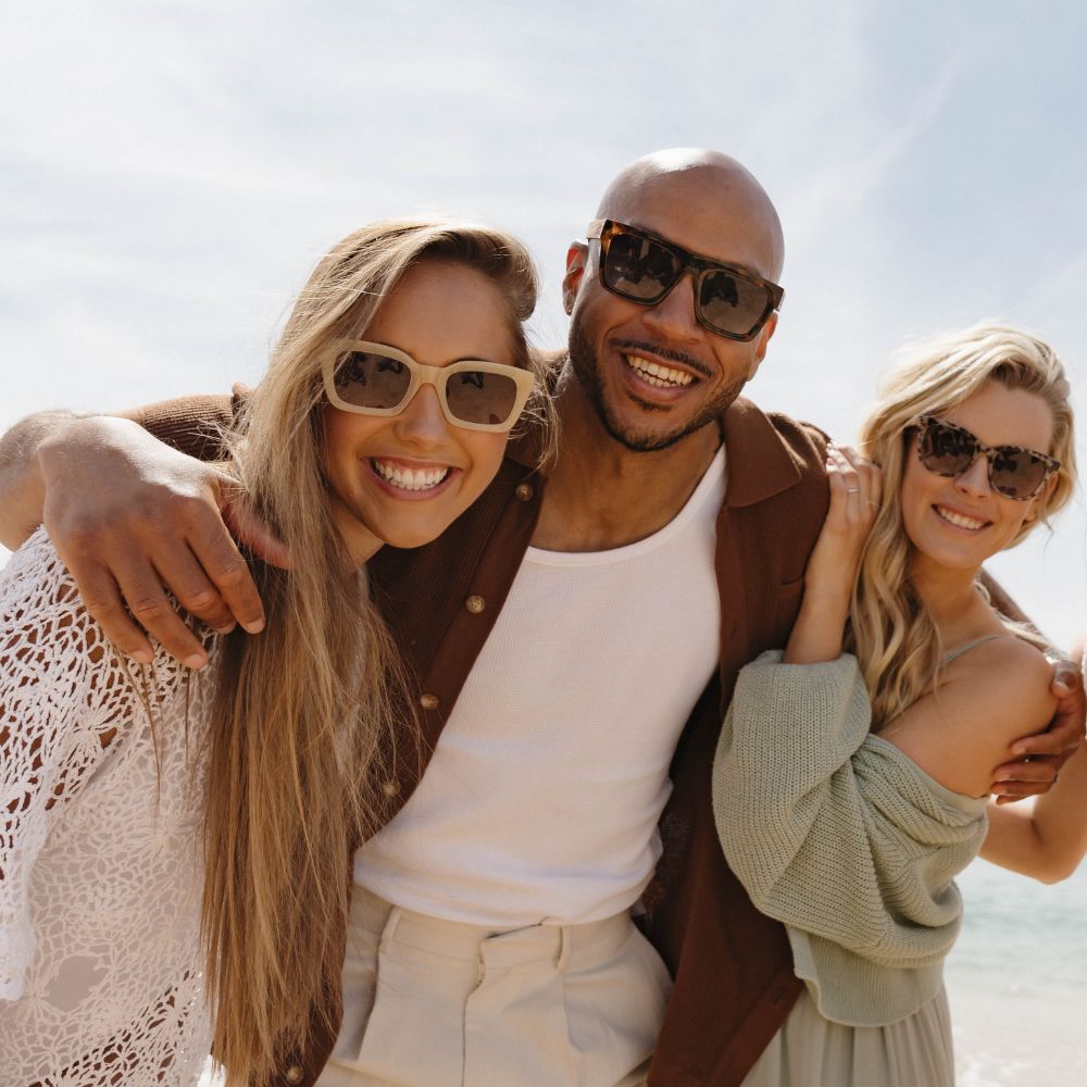 ROCCO TORT l Black Polarised Lens l Walnut Arms