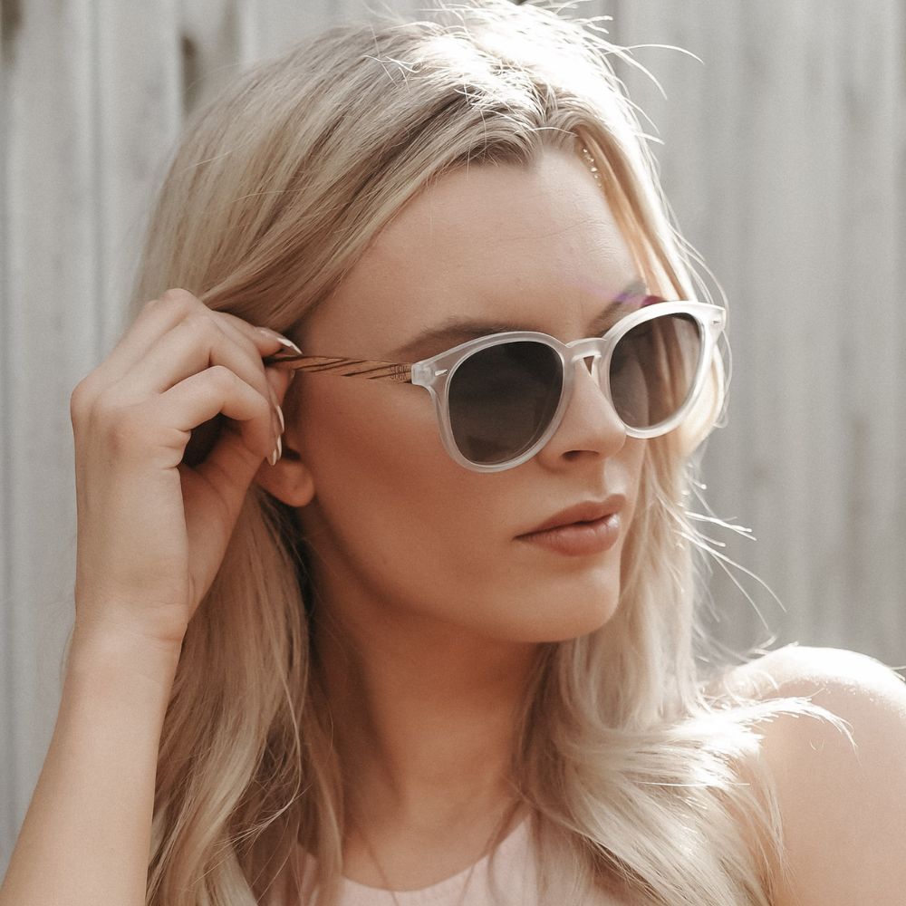 TAINE FROST Khaki Lens l Walnut Arms - Soek Fashion Eyewear UK